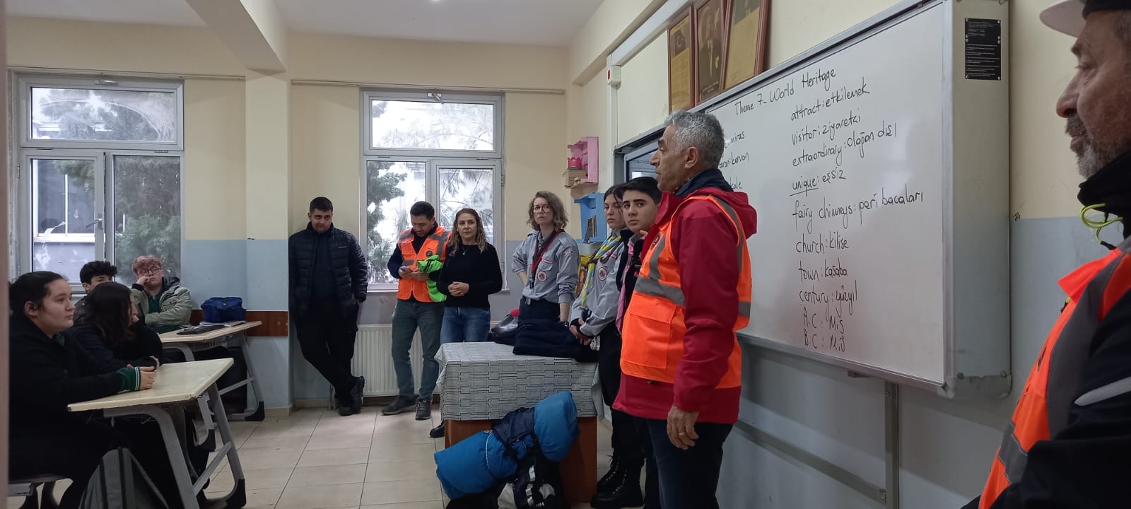 You are currently viewing Semiha İrfan Çalı MTAL’de Afet Farkındalık Eğitimi ve Tatbikat Çalışması