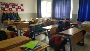 Read more about the article Soner Değerli Ürkmez Ortaokulu’nda Tatbikat ve Eğitim Çalışması
