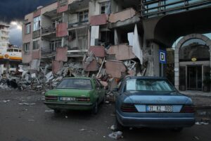 Read more about the article Hayat Kurtarıcı Acil Yardım Arama Kurtarma Ekipleriyle Güvendesiniz